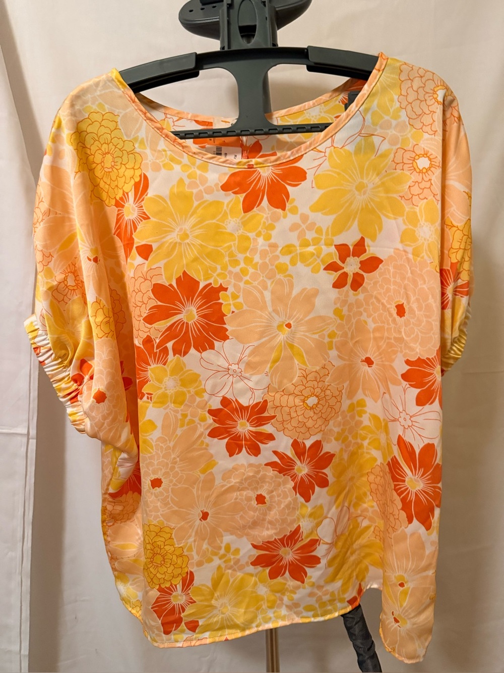 Entry NWOT Women’s Size Small Floral Short Sleeve Blouse - Yellow & Orange